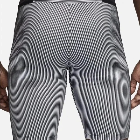 Nike AeroSwift Dri-FIT ADV 1/2-Length Running Tights Men's Size XL FN3369-013
